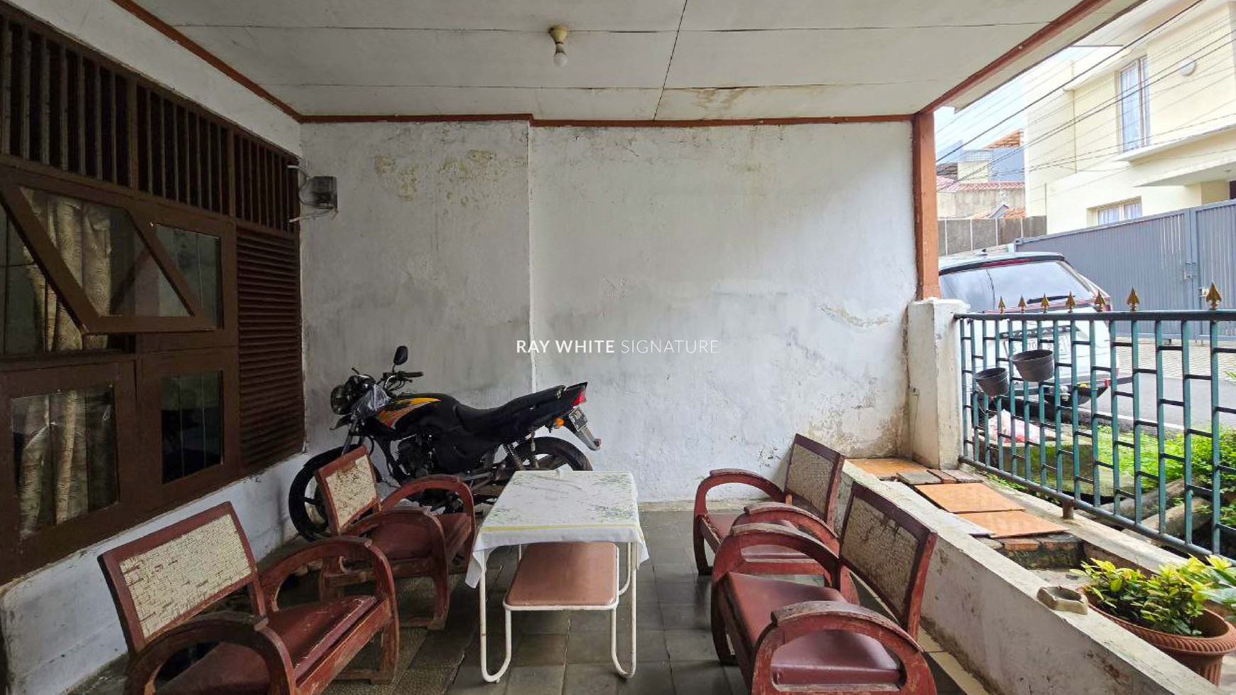Rumah Bangunan Lama di Jalan Danau Dibawah Blok G1, Bendungan Hilir