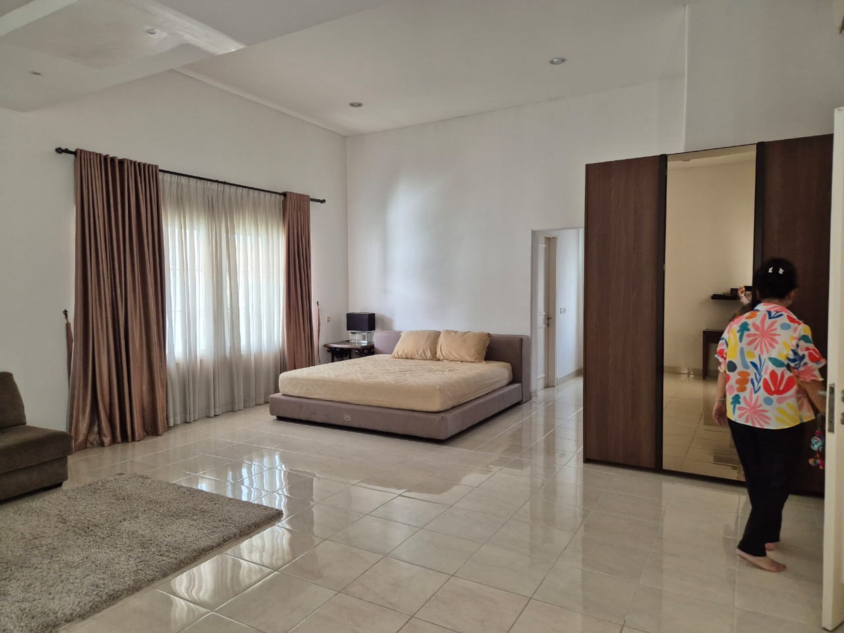 Dijual Rumah dengan luas tanah 301 di daerah Rolling Hills Lippo Karawaci Tangerang