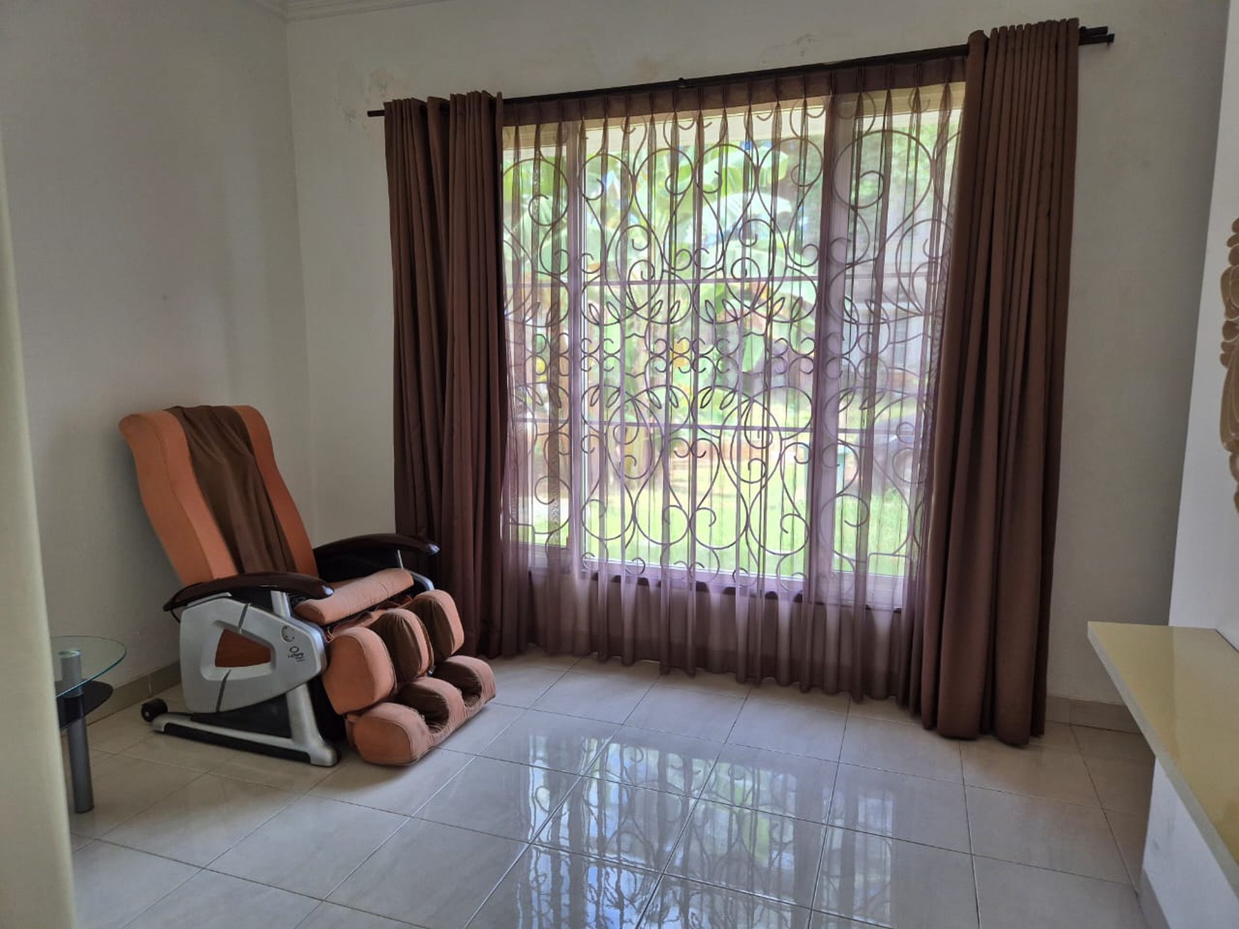 Dijual Rumah dengan luas tanah 301 di daerah Rolling Hills Lippo Karawaci Tangerang