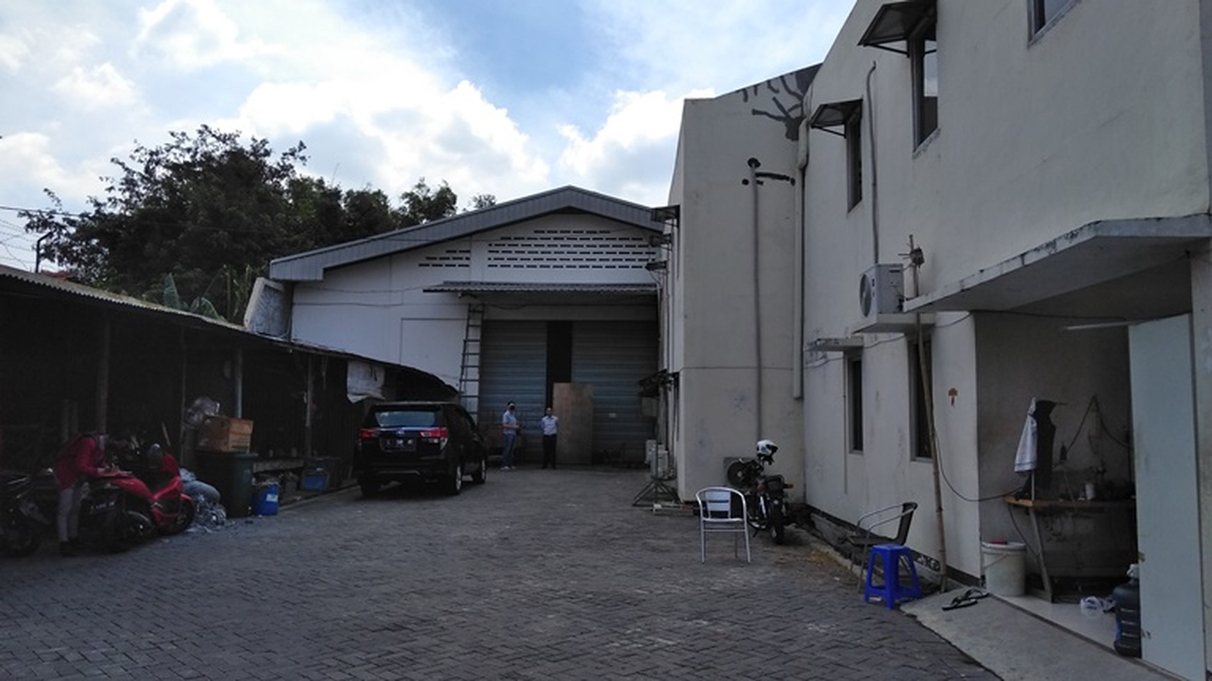 Lelang Gudang, Kantor di Jl. Sambikerep, Lakarsantri, Surabaya