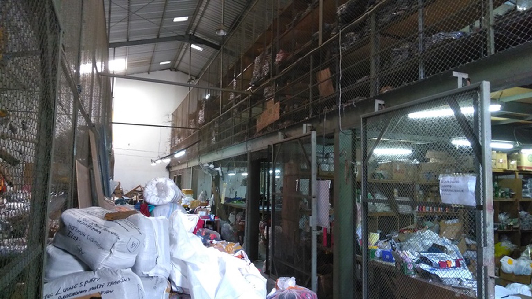 Lelang Gudang, Kantor di Jl. Sambikerep, Lakarsantri, Surabaya
