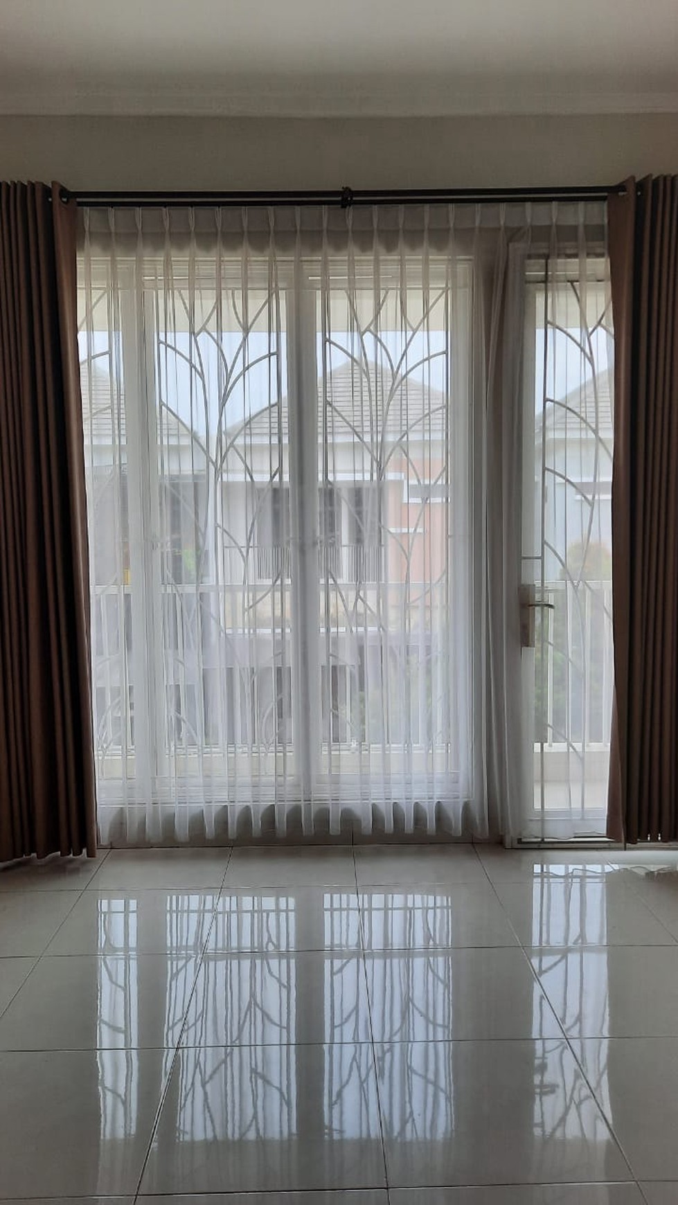 Rumah Bagus Diarea Cluster Discovery, Akses Gate Tol Parigi