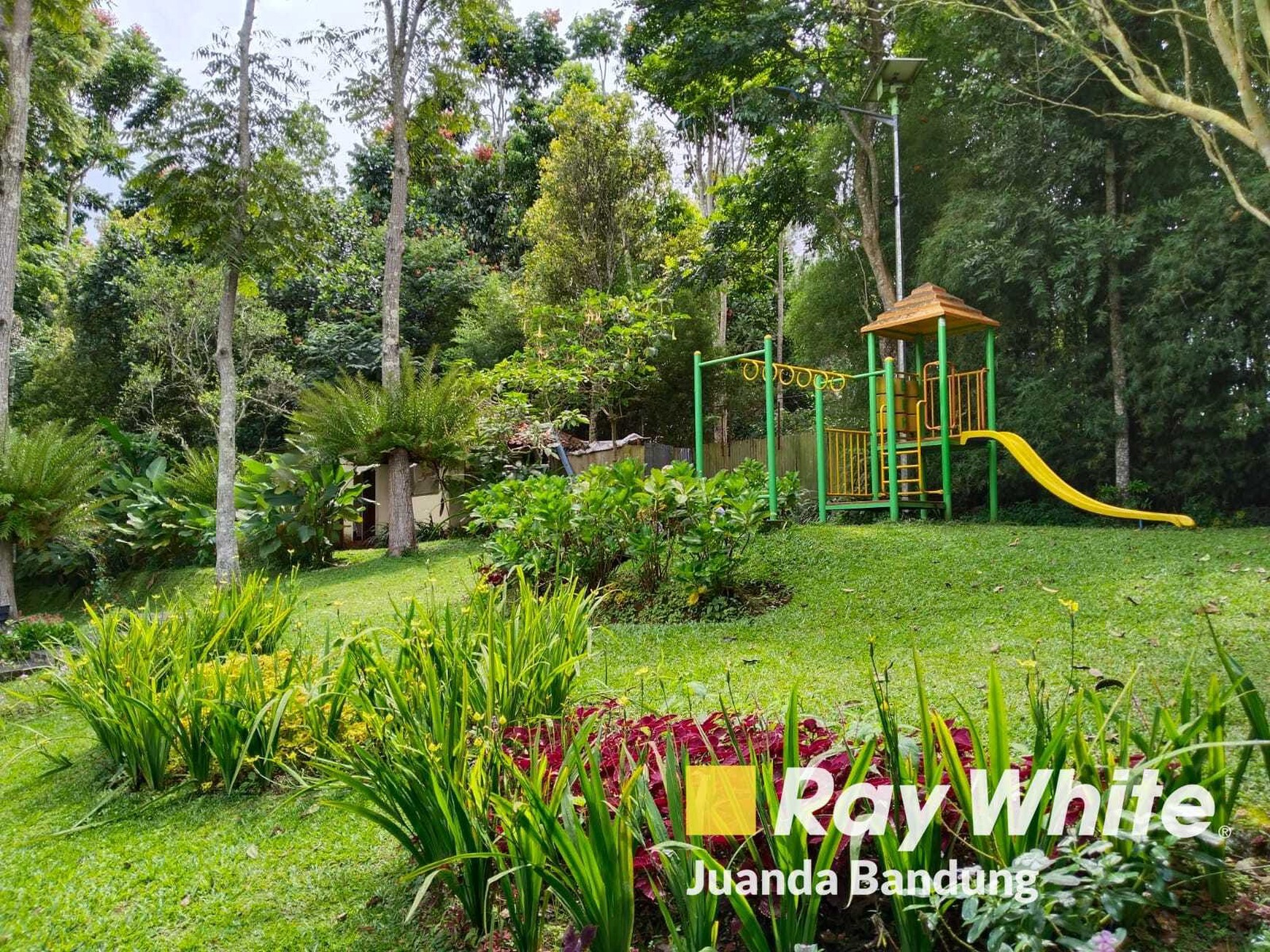 Langka! Villa resort aktif di Maribaya Lembang sangat Asri Nyaman dan menguntungkan!!