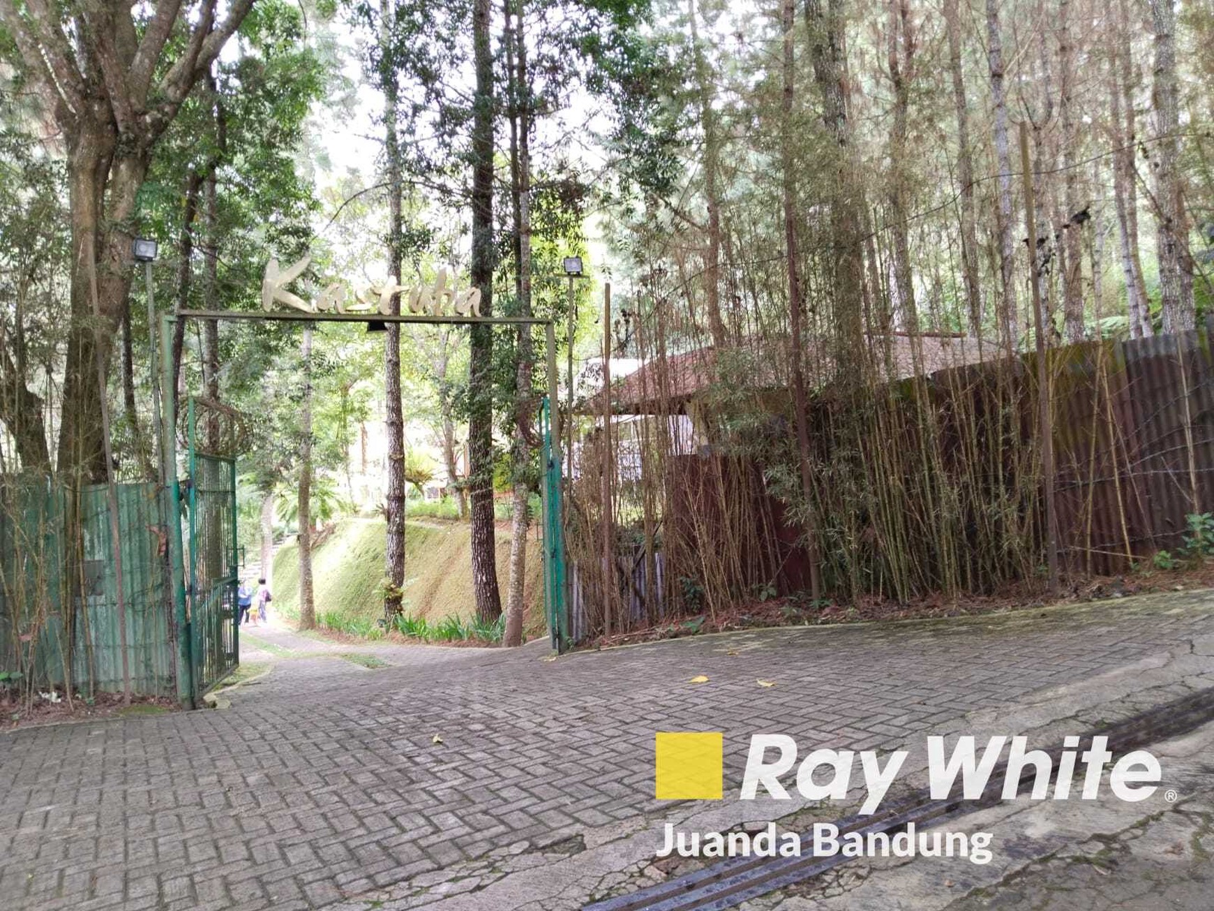 Langka! Villa resort aktif di Maribaya Lembang sangat Asri Nyaman dan menguntungkan!!