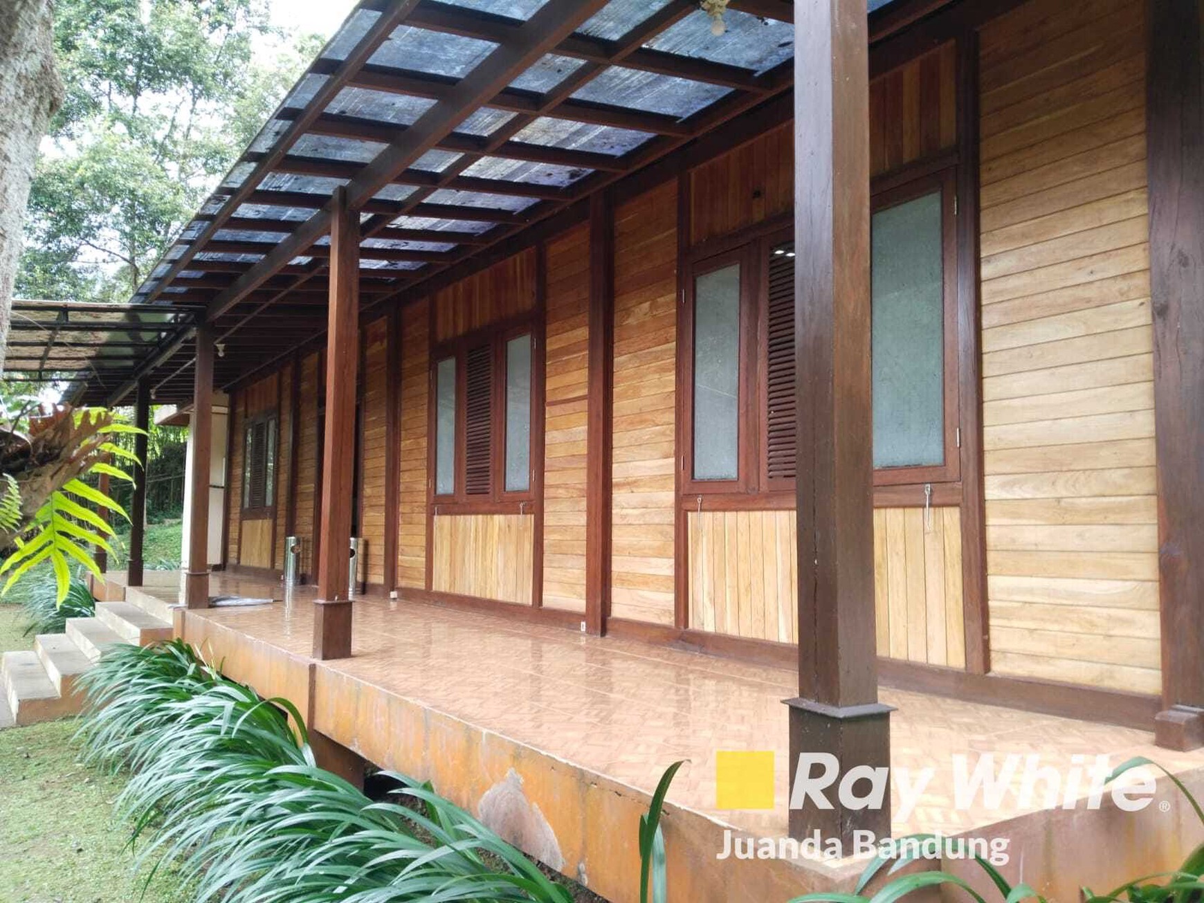 Langka! Villa resort aktif di Maribaya Lembang sangat Asri Nyaman dan menguntungkan!!