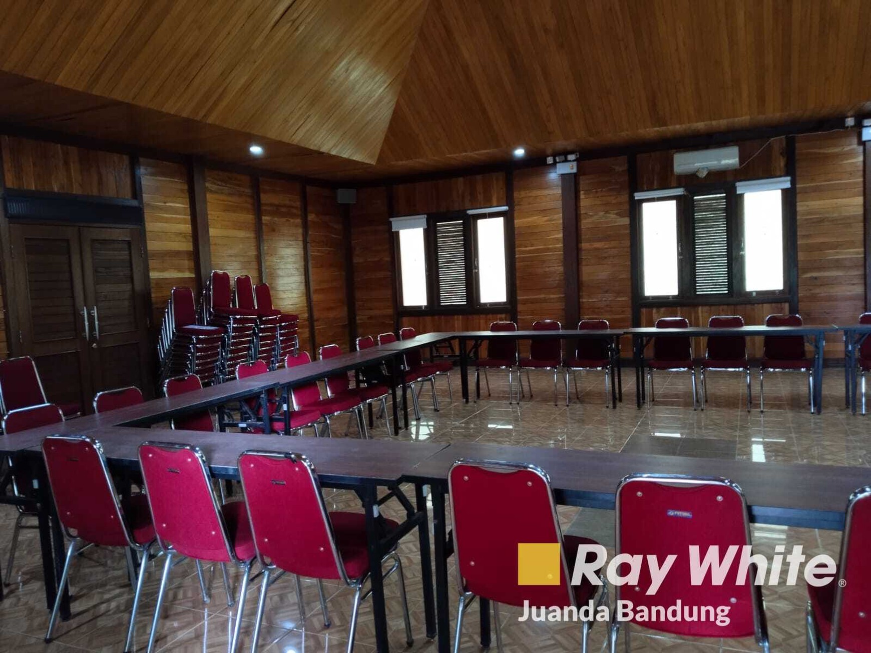 Langka! Villa resort aktif di Maribaya Lembang sangat Asri Nyaman dan menguntungkan!!