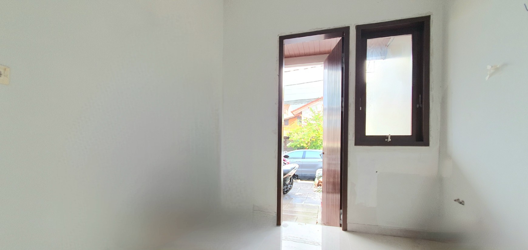 Rumah 100% Brand New di cluster Cempaka Putih Tengah. Modern minimalis.