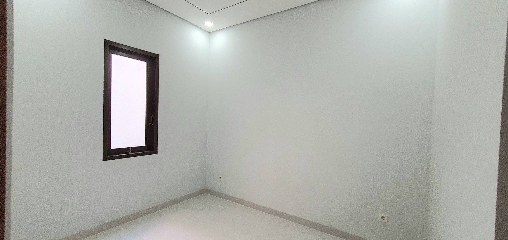 Rumah 100% Brand New di cluster Cempaka Putih Tengah. Modern minimalis.