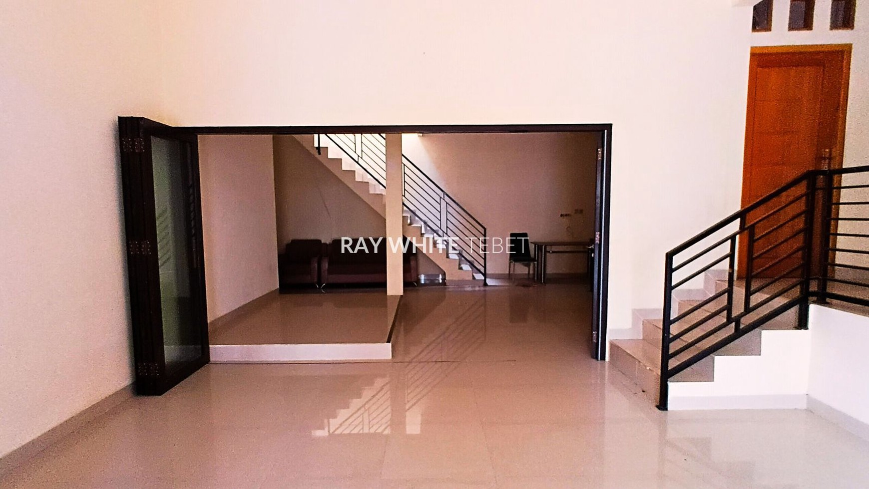 Rumah 2 Lantai Luas dan Lega di Cimanggis, Depok