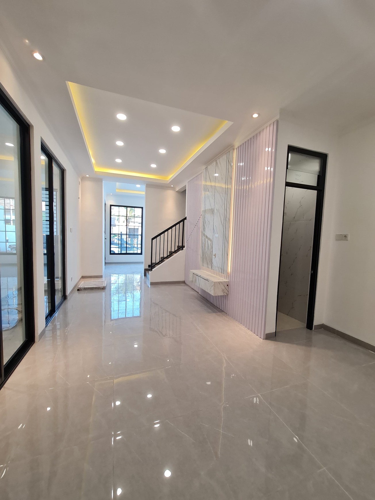 Dijual Rumah Baru di Darmo Permai Timur Surabaya Barat