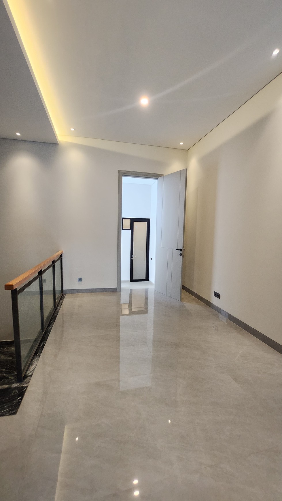 Pakuwon Indah New Baru PREMIUM Quality Surabaya Barat