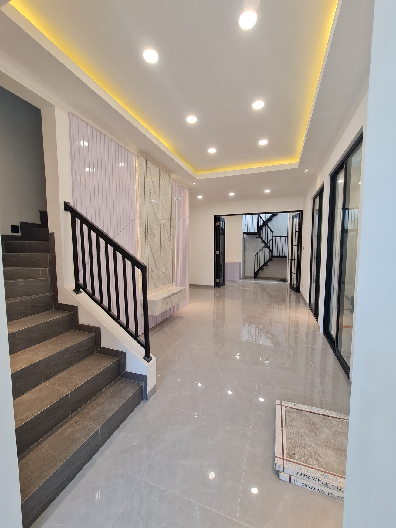 MURAH Rp.2 Milyar-an Rumah Dijual Rumah Baru Darmo Permai Timur Surabaya Dekat Pakuwon Indah, Royal Residence, Dian Istana, Wisata Bukit Mas