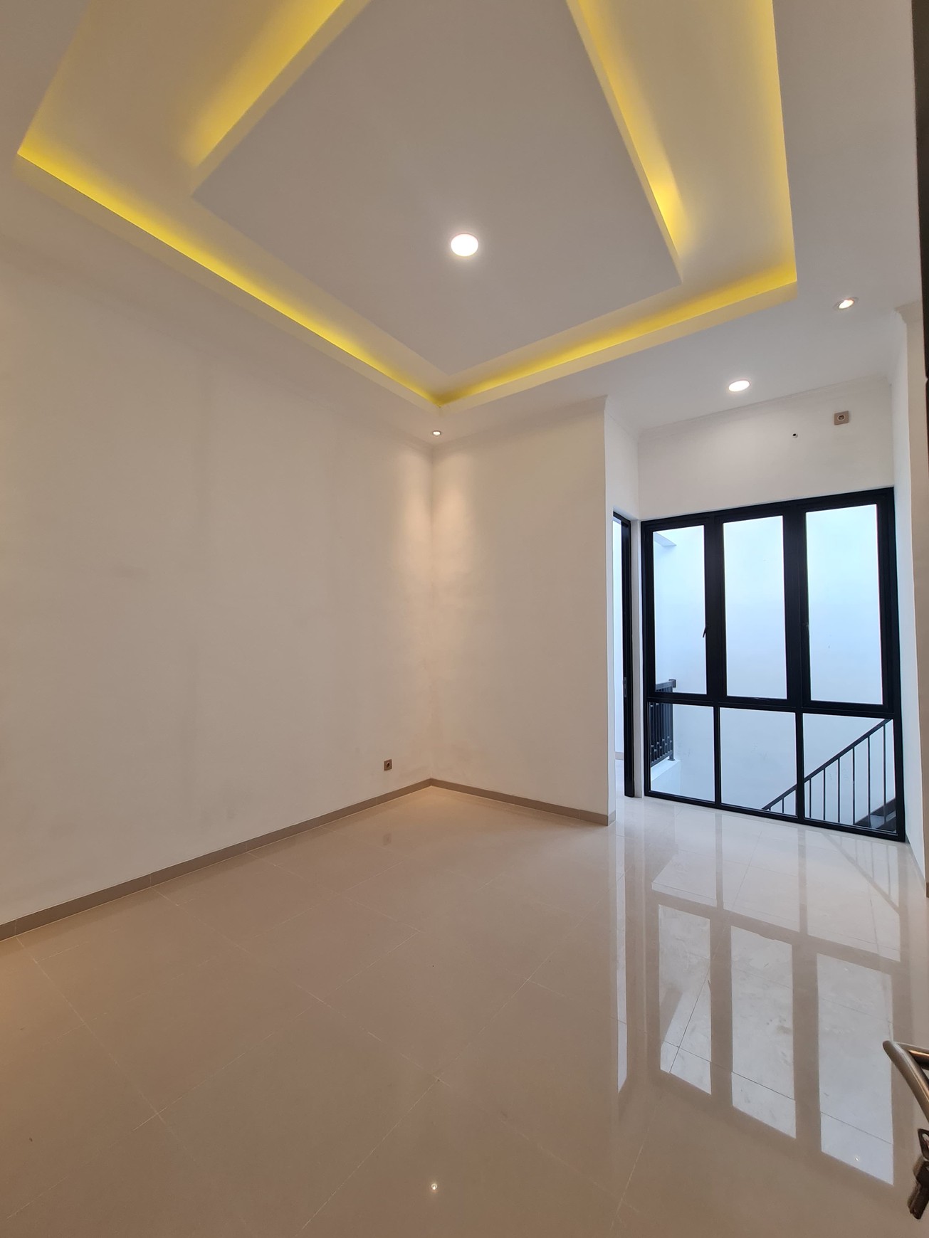 MURAH Rp.2 Milyar-an Rumah Dijual Rumah Baru Darmo Permai Timur Surabaya Dekat Pakuwon Indah, Royal Residence, Dian Istana, Wisata Bukit Mas