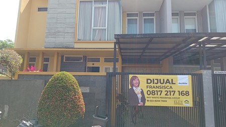 Rumah Bagus 2 Lantai di Setraduta Bandung Utara