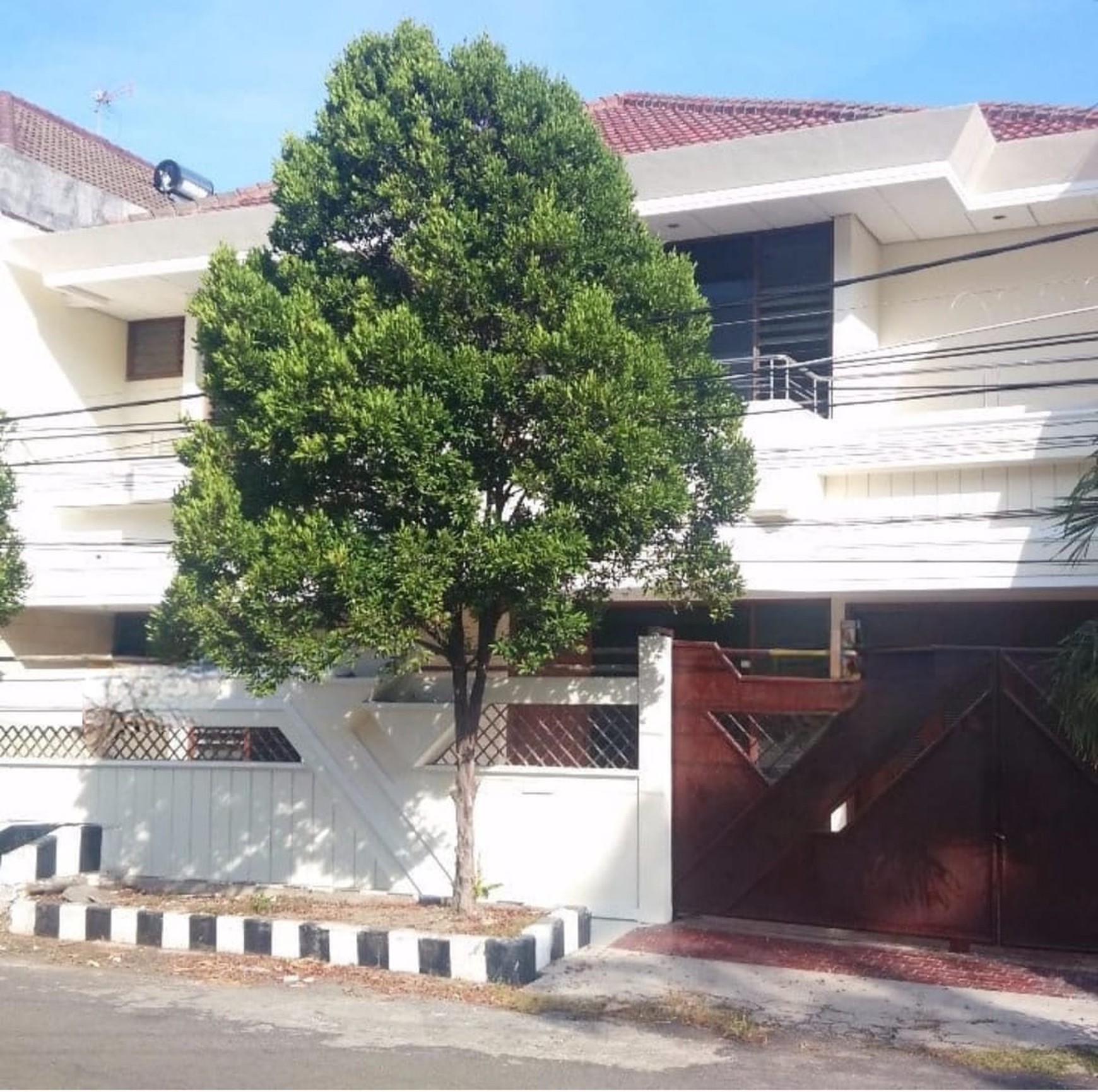 Disewakan Rumah Modern 2 Lantai Surabaya Timur SPESiAL lokasi belakang Galaxy Mall 1 ÃÆ'Æ'¯»¿