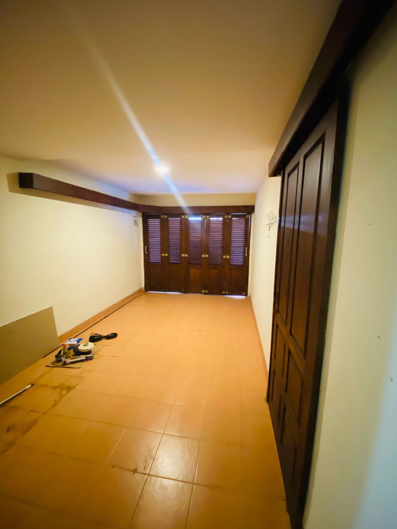 Rumah 6 Kamar Tidur Dalam Perum Cokro Regency
