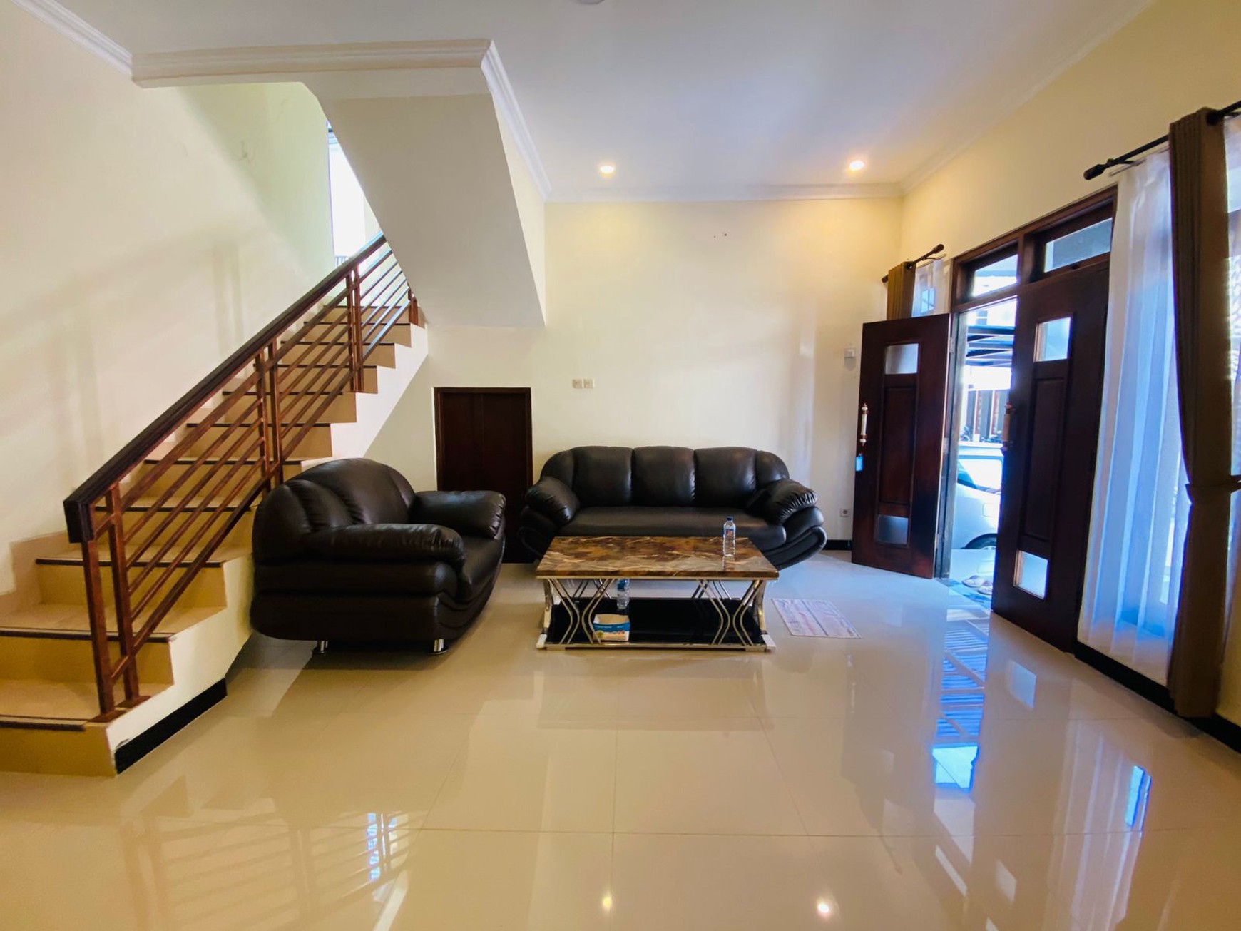 Rumah 6 Kamar Tidur Dalam Perum Cokro Regency