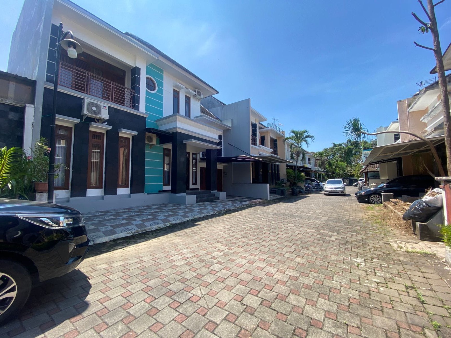 Rumah 6 Kamar Tidur Dalam Perum Cokro Regency