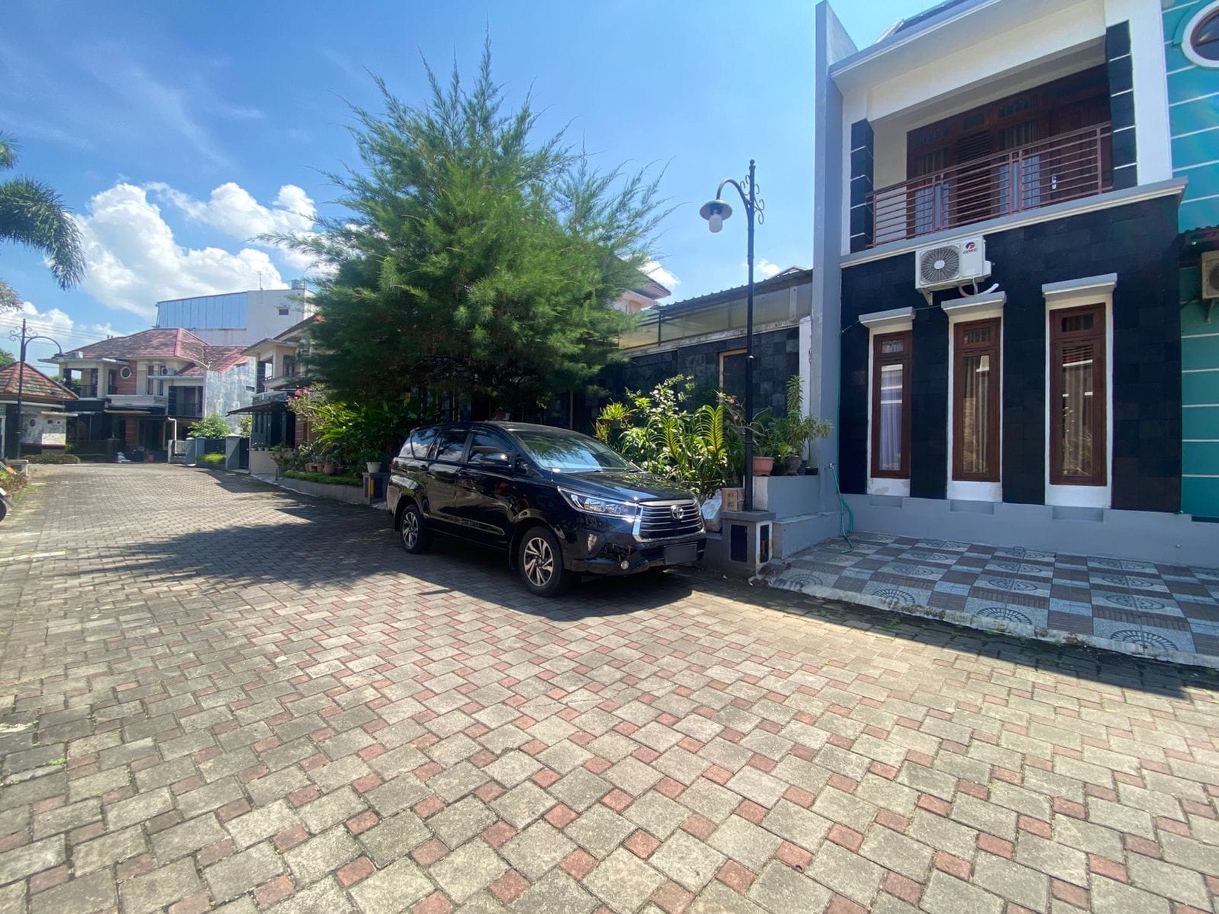 Rumah 6 Kamar Tidur Dalam Perum Cokro Regency