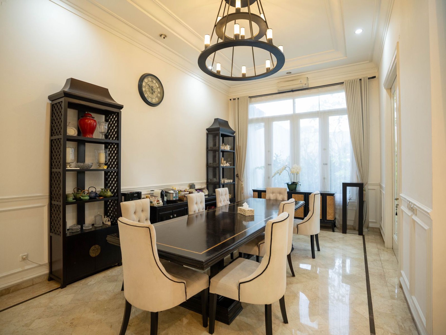 Rumah Elegant 1 Lantai Full Furnished di Kemang Lokasi Strategis dan Lingkungan Eksklusif