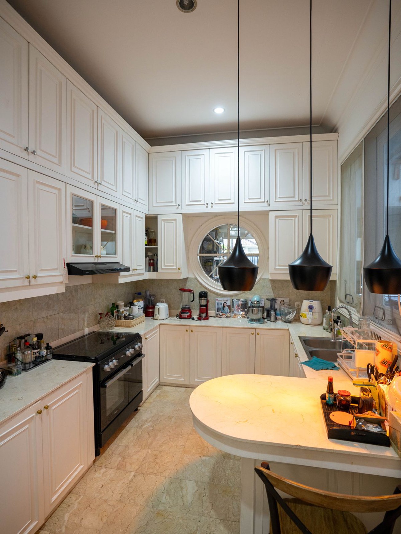 Rumah Elegant 1 Lantai Full Furnished di Kemang Lokasi Strategis dan Lingkungan Eksklusif