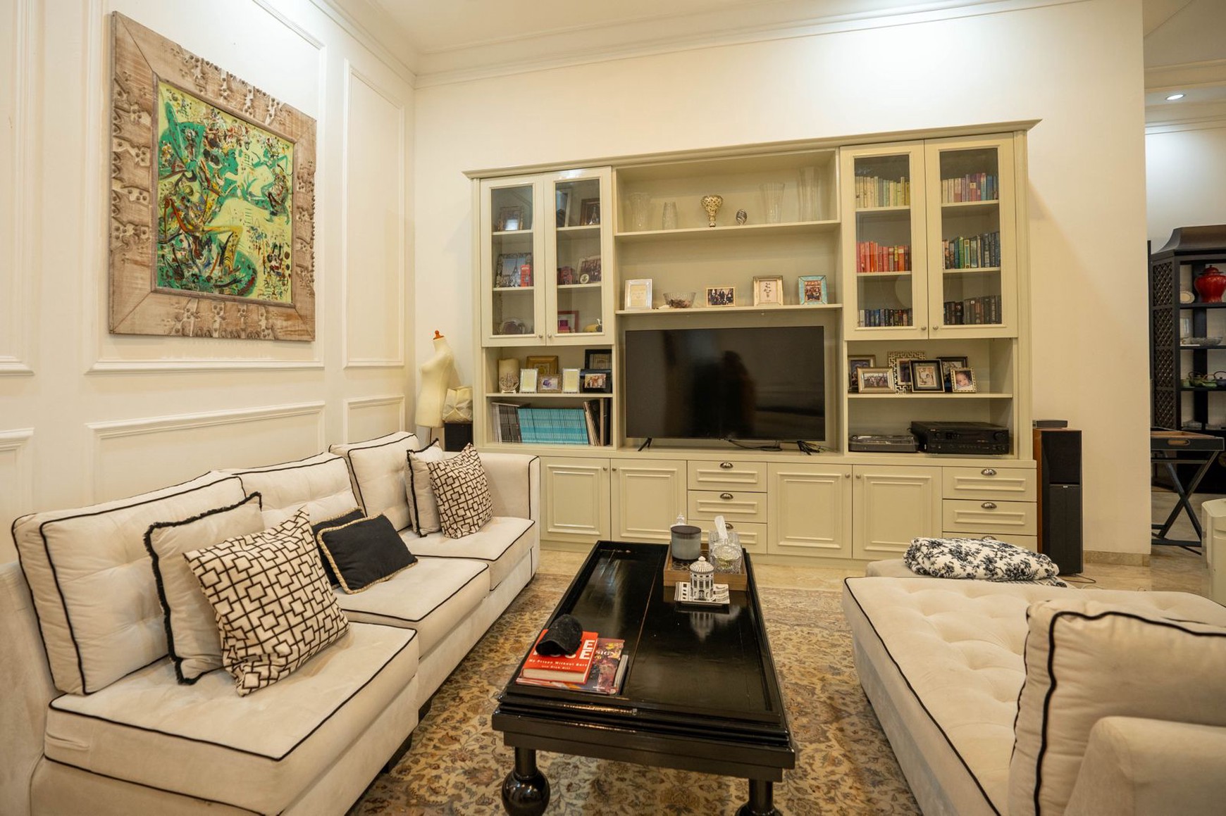 Rumah Elegant 1 Lantai Full Furnished di Kemang Lokasi Strategis dan Lingkungan Eksklusif