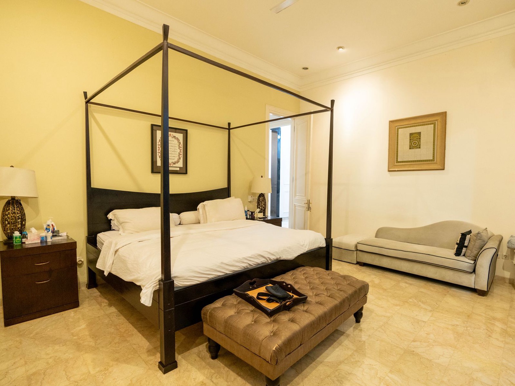 Rumah Elegant 1 Lantai Full Furnished di Kemang Lokasi Strategis dan Lingkungan Eksklusif