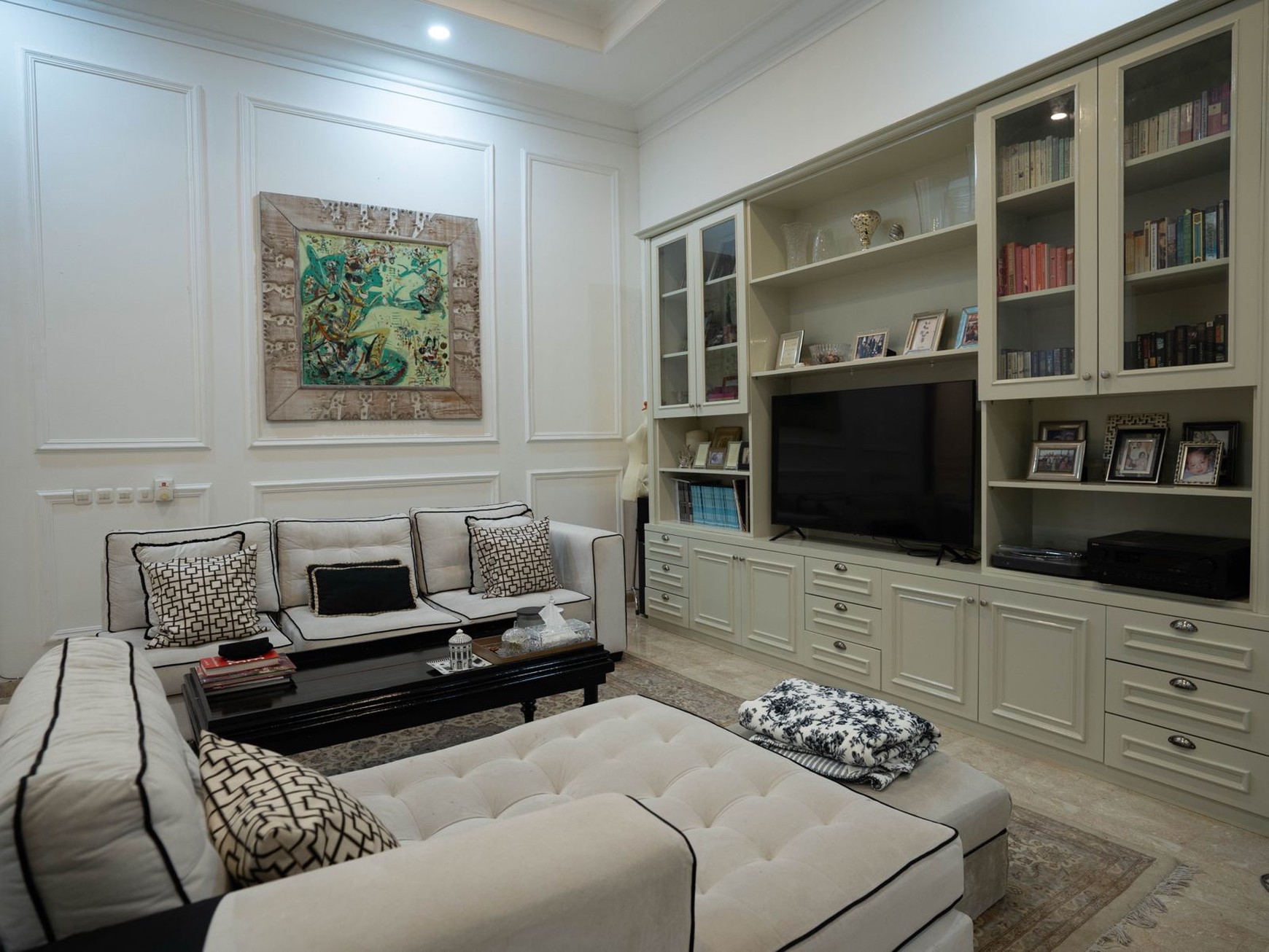 Rumah Elegant 1 Lantai Full Furnished di Kemang Lokasi Strategis dan Lingkungan Eksklusif