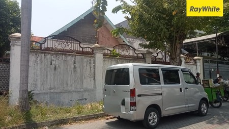 Dijual Rumah 2 lantai di Jl Lompo Batang Petemon Surabaya