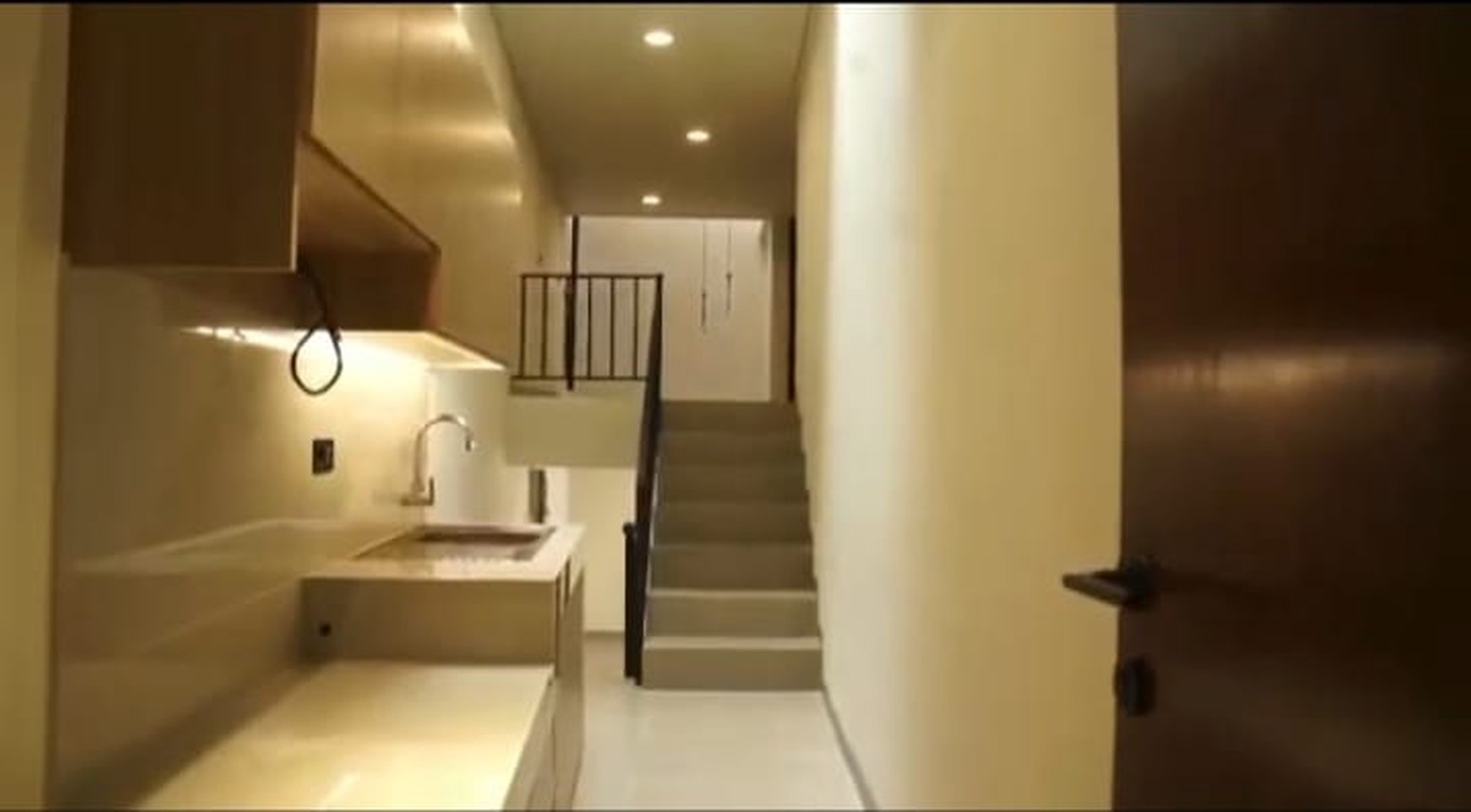 Rumah Baru 3 Lantai di Kawasan Elit Kemang Jakarta