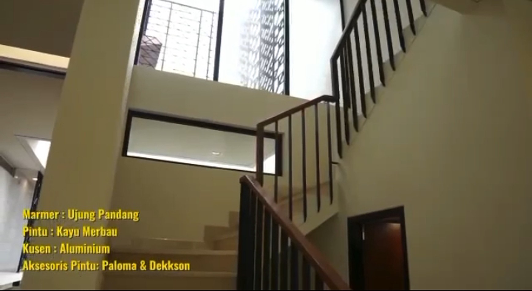 Rumah Baru 3 Lantai di Kawasan Elit Kemang Jakarta