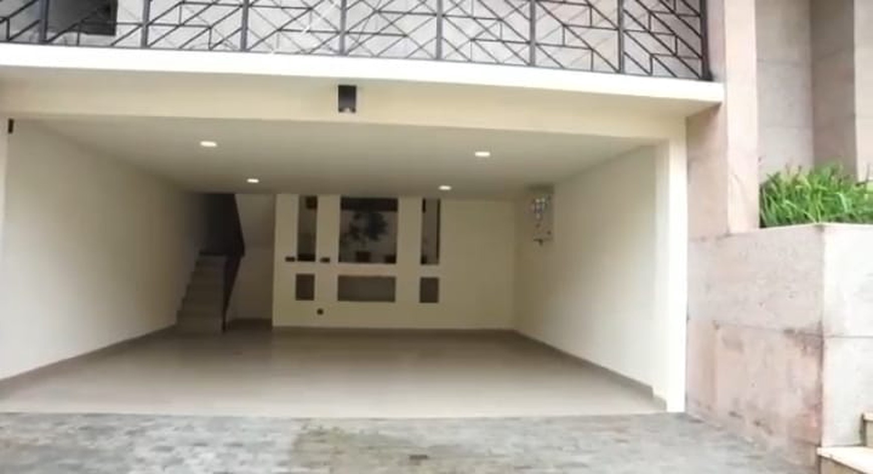 Rumah Baru 3 Lantai di Kawasan Elit Kemang Jakarta