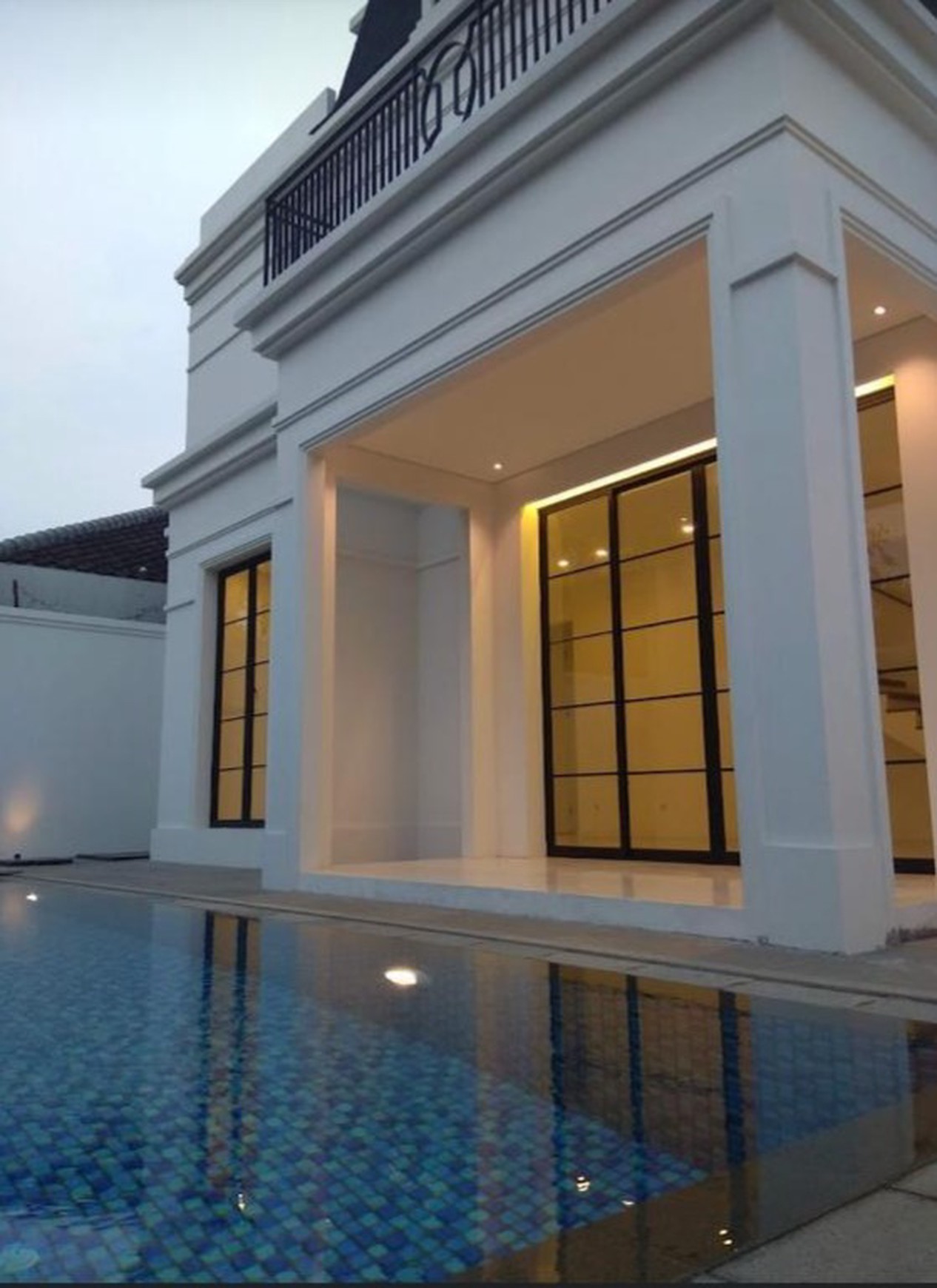 Rumah Cluster Siap Huni 3 Lantai Area Kemang Jakarta Selatan