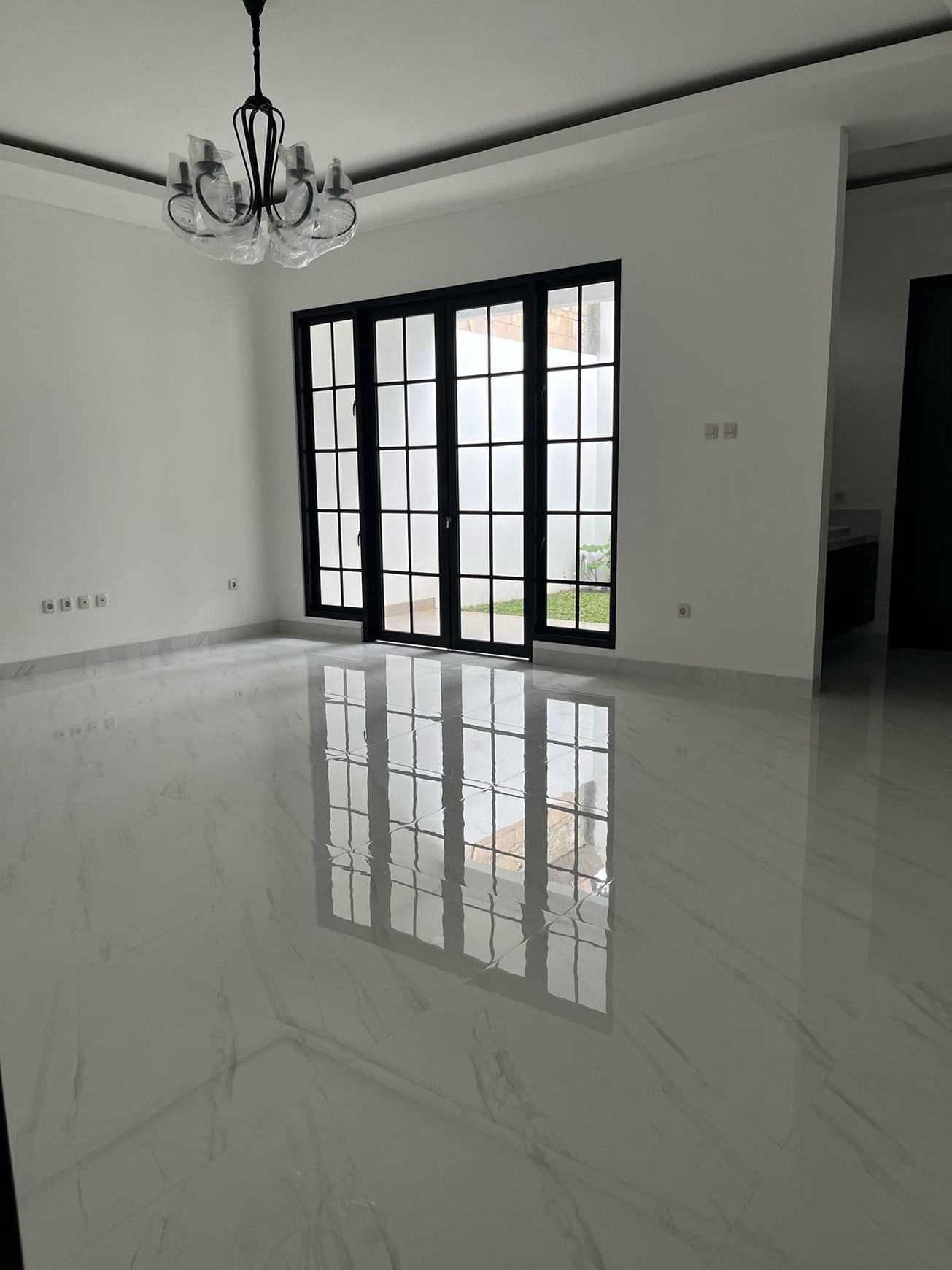 Cinere mega cinere rumah brand new komplek belakang informa