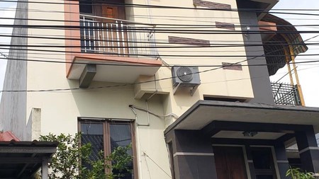 Di jual rumah Deket pintu tol TB Simatupang 