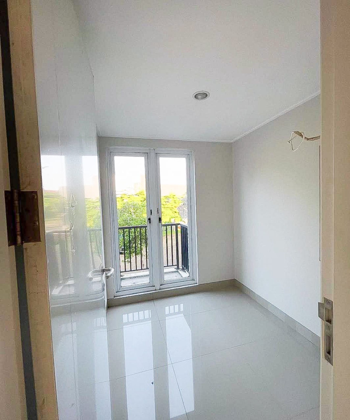 Rumah 3 Lantai Mewah Siap Huni dengan Hunian Nyaman @Bintaro Sektor 7