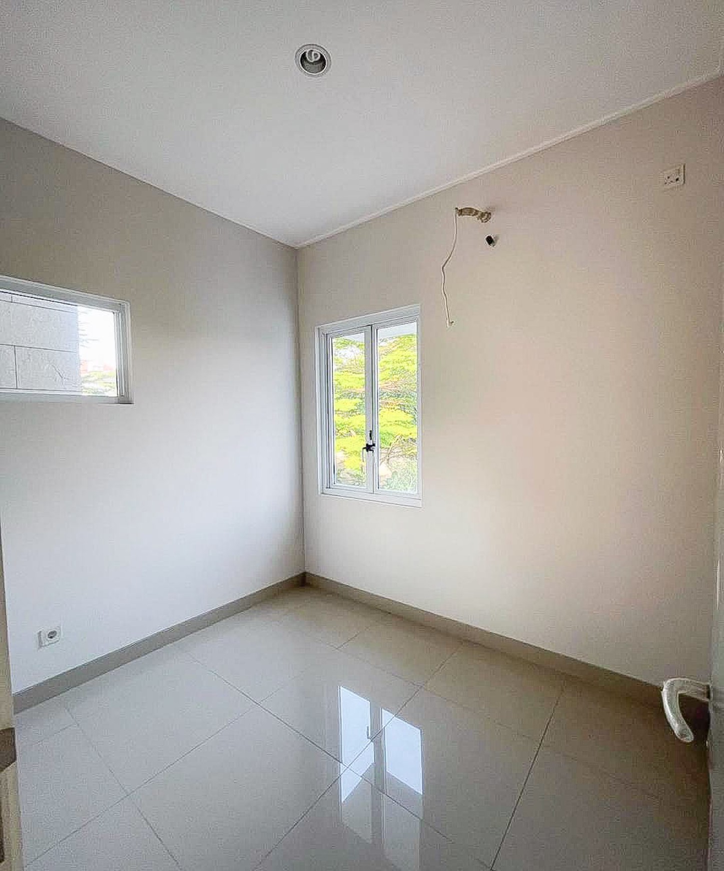 Rumah 3 Lantai Mewah Siap Huni dengan Hunian Nyaman @Bintaro Sektor 7