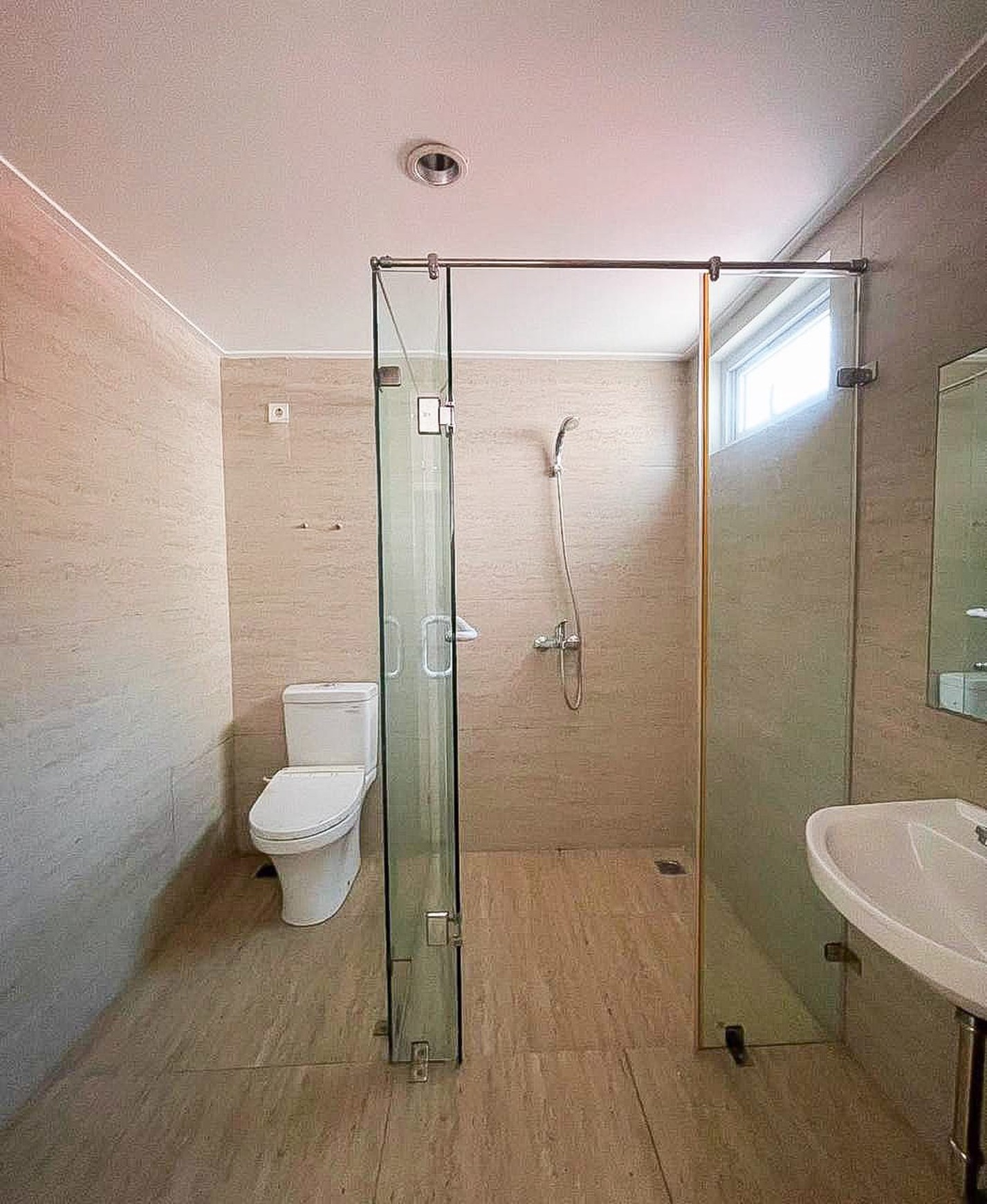 Rumah 3 Lantai Mewah Siap Huni dengan Hunian Nyaman @Bintaro Sektor 7