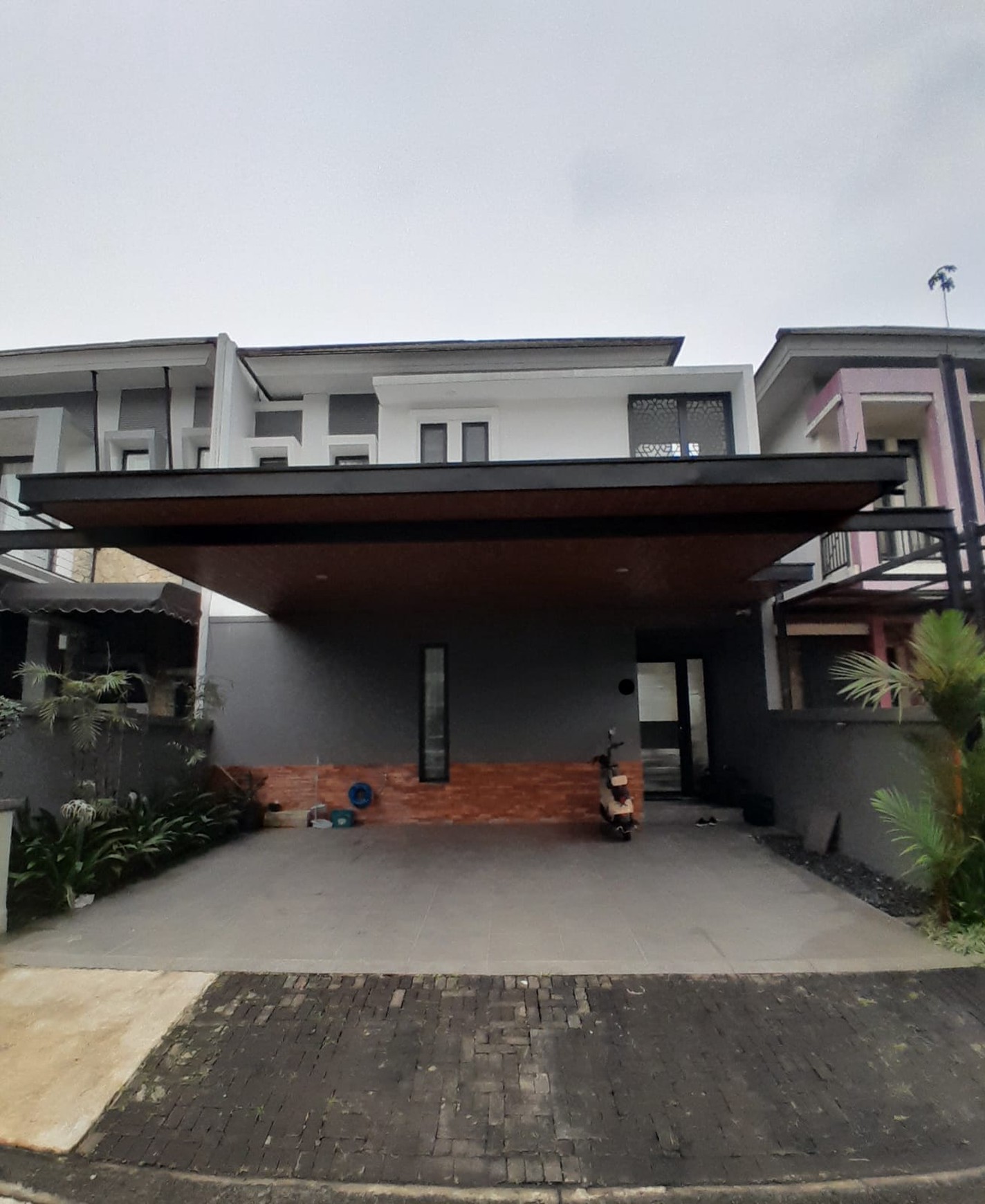 Rumah Baru Renovasi di Legenda Wisata Hunian Nyaman dan Strategis