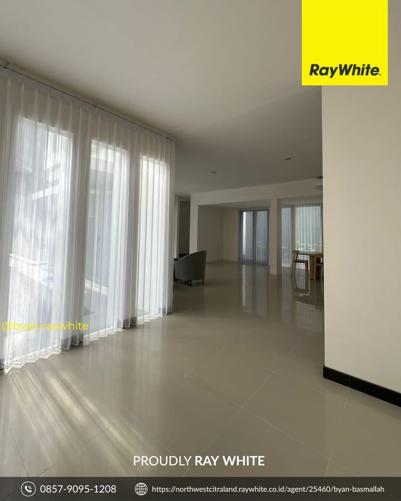 DIJUAL RUMAH PRIVATE SWIMMING POOL - ROYAL RESIDENCE 