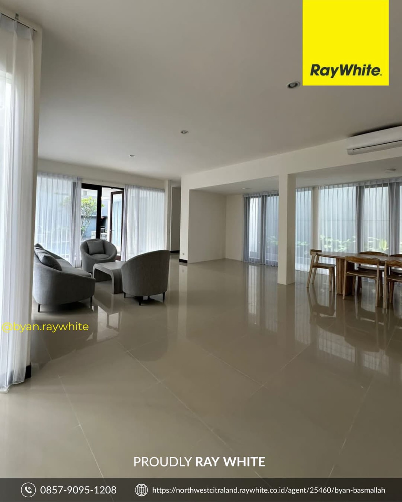 DIJUAL RUMAH PRIVATE SWIMMING POOL - ROYAL RESIDENCE 