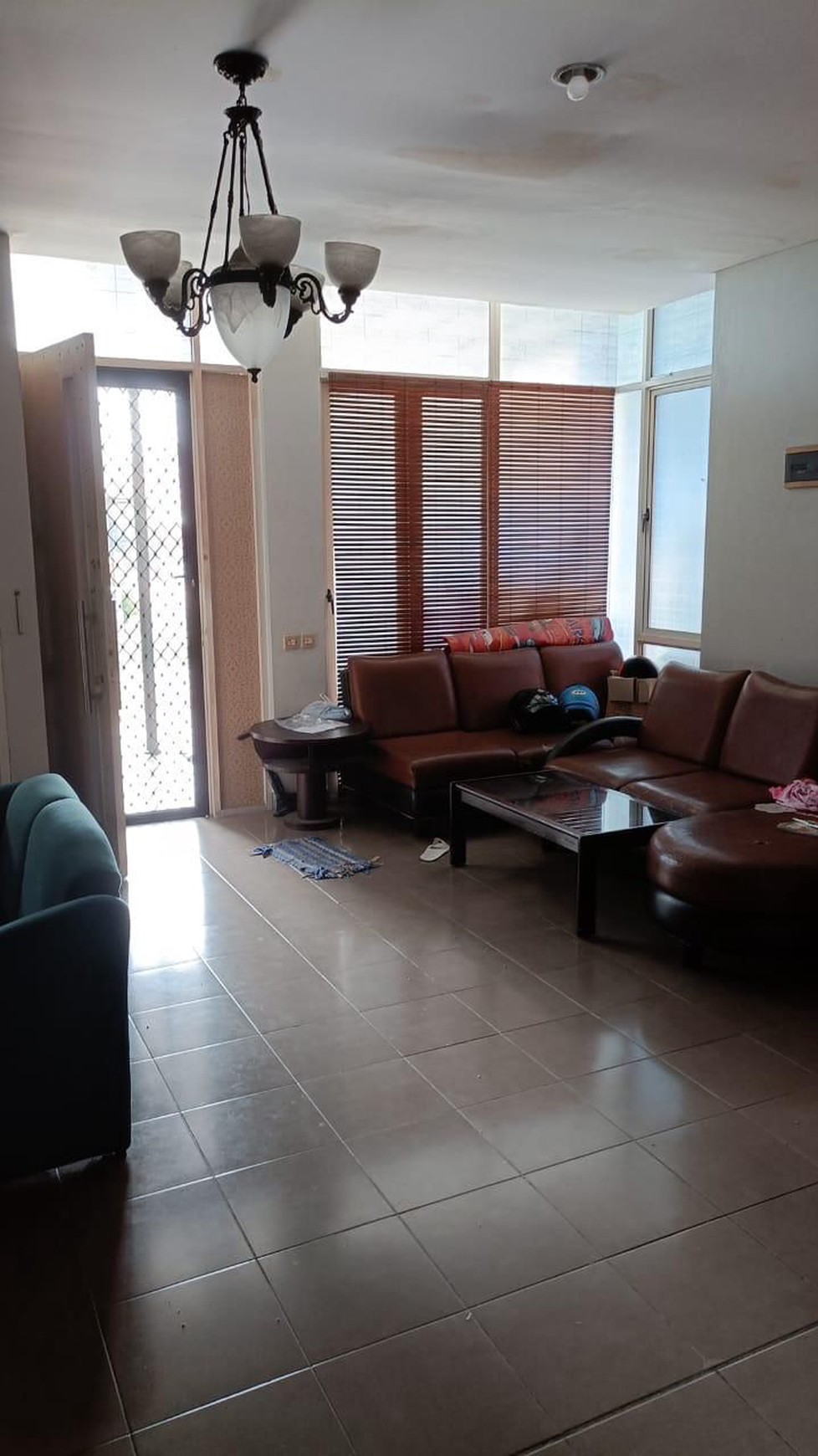 Rumah Renovasi  Royal Serpong Village Belakang wtc serpong