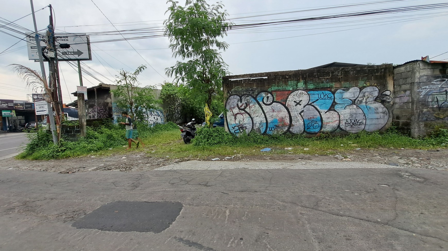 Tanah Luas 2280 Meter Persegi, Strategis Di Area Jalan Wates KM 5