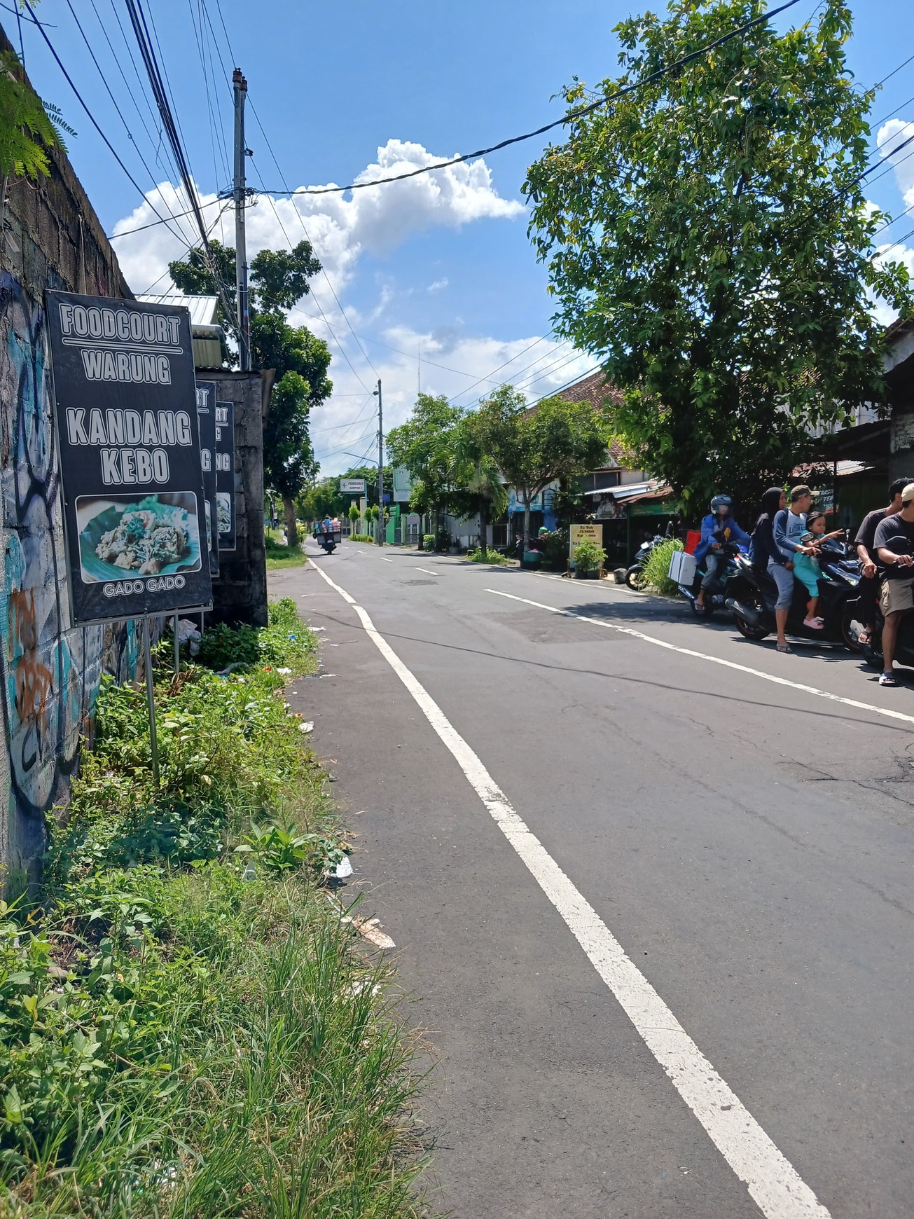 Tanah Luas 2280 Meter Persegi, Strategis Di Area Jalan Wates KM 5