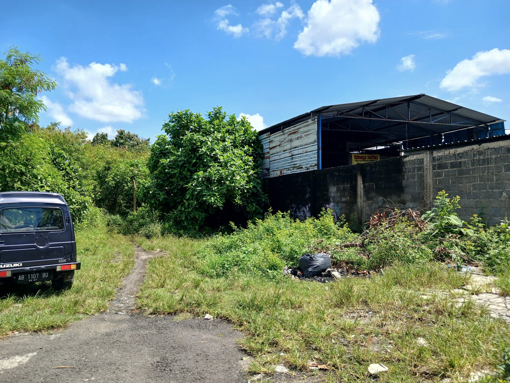 Tanah Luas 2280 Meter Persegi, Strategis Di Area Jalan Wates KM 5