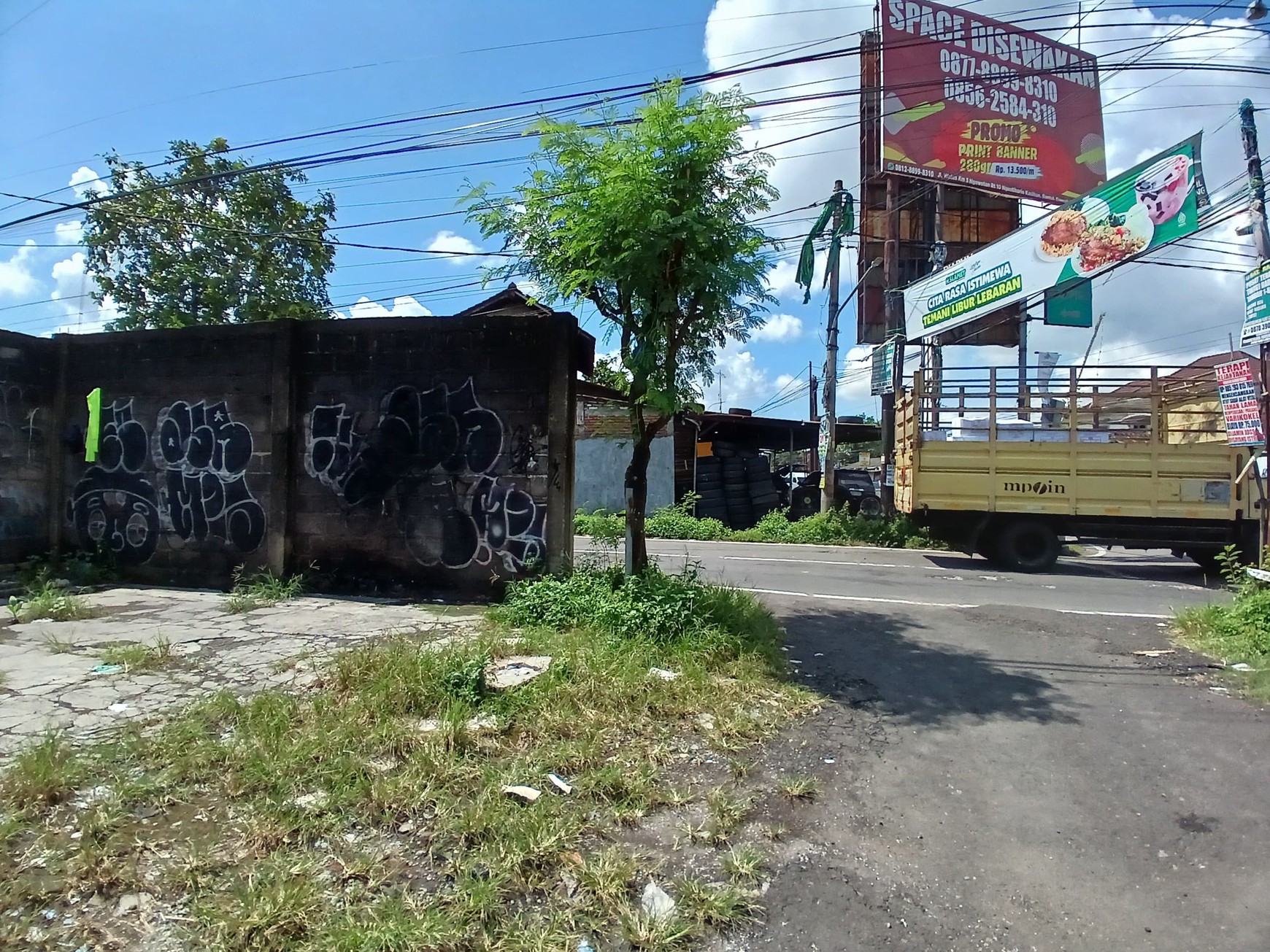 Tanah Luas 2280 Meter Persegi, Strategis Di Area Jalan Wates KM 5