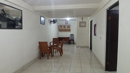 Rumah Pinggir jalan cocok untuk bisnis, di Jl Tarian Raya Timur, Kelapa Gading
