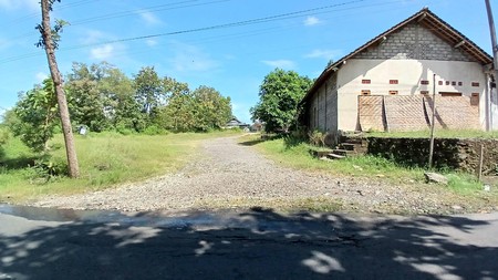 Tanah Luas 2006 Meter Persegi di Pinggir Jalan Guwosari Raya 