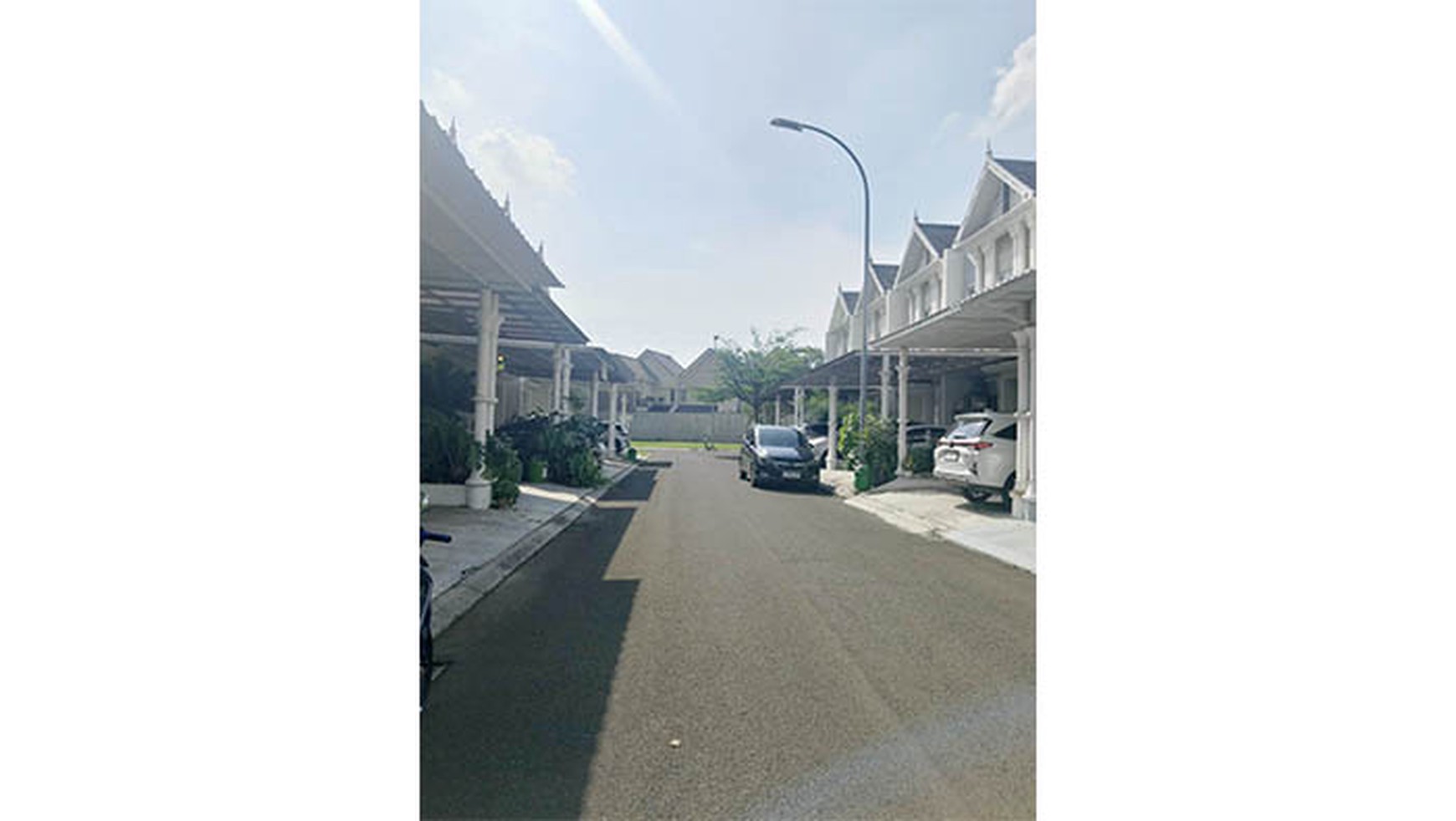 Rumah Jakarta Garden City, South Thames