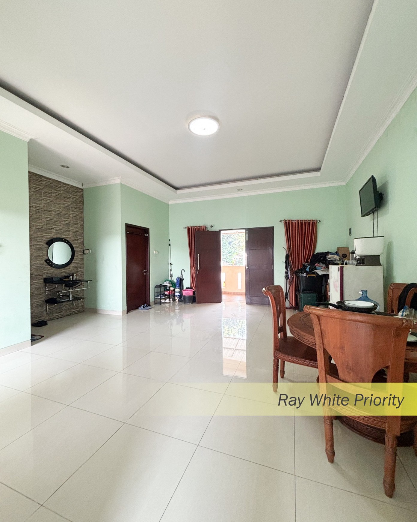 RUMAH SIAP HUNI DALAM KOMPLEK DI KAWASAN BSD, TANGERANG SELATAN